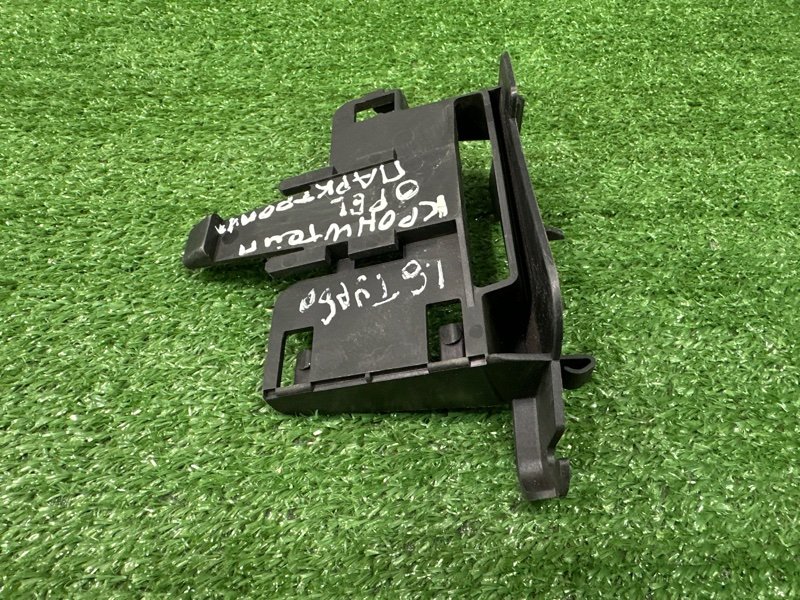 Кронштейн Opel Astra J