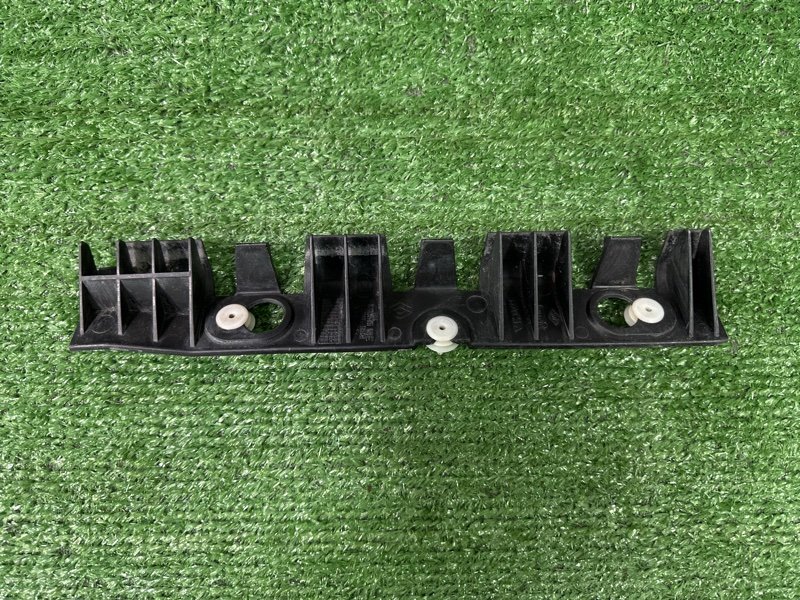 Кронштейн бампера Renault Logan