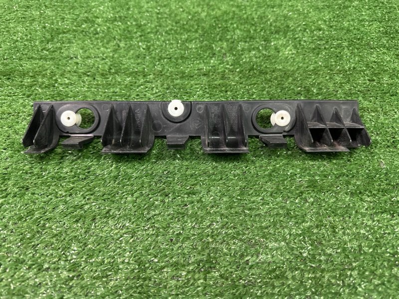 Кронштейн бампера Renault Logan