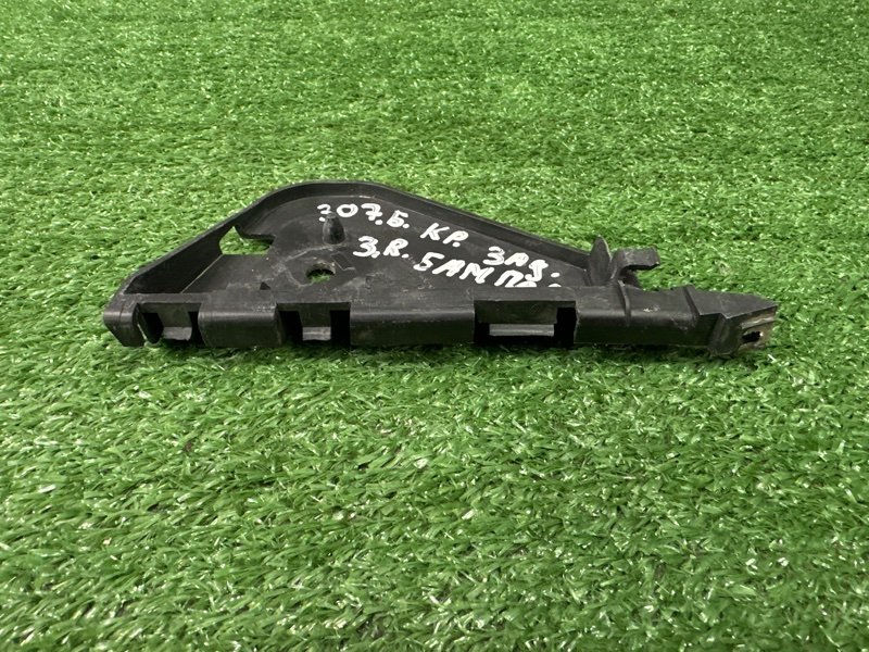 Кронштейн бампера Peugeot 307