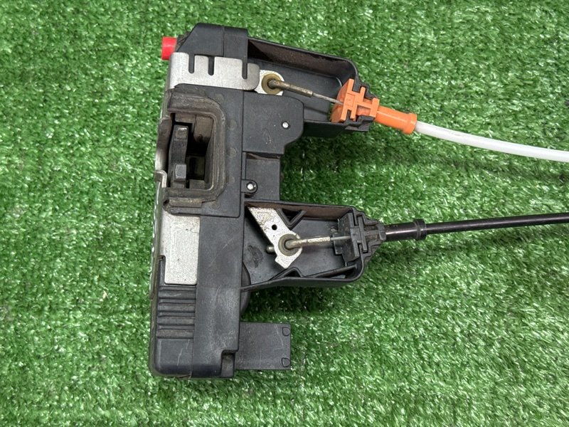 Замок двери Opel Astra G