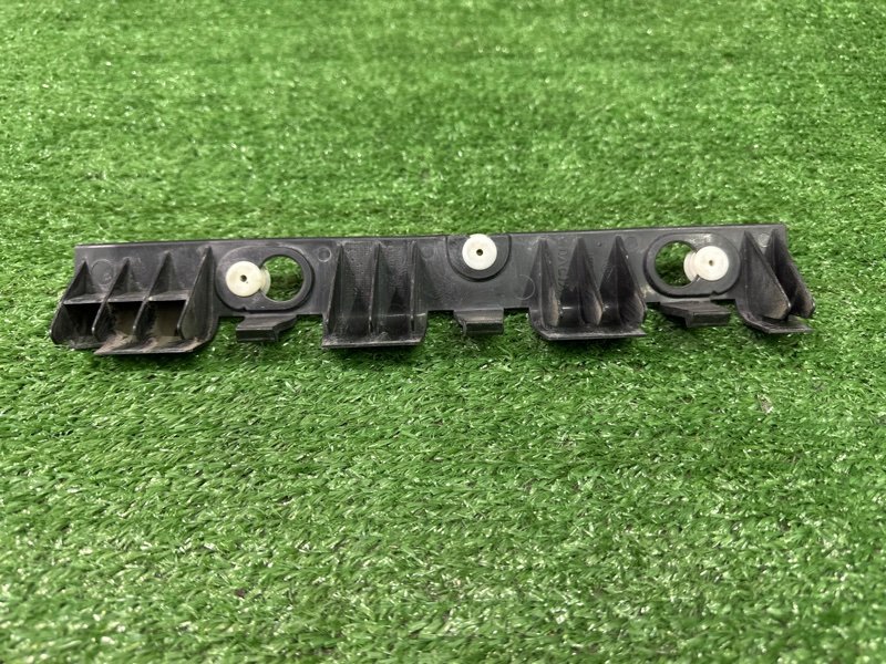 Кронштейн бампера Renault Logan