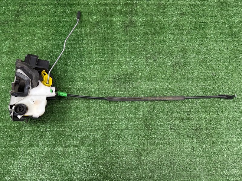 Замок двери Opel Astra J