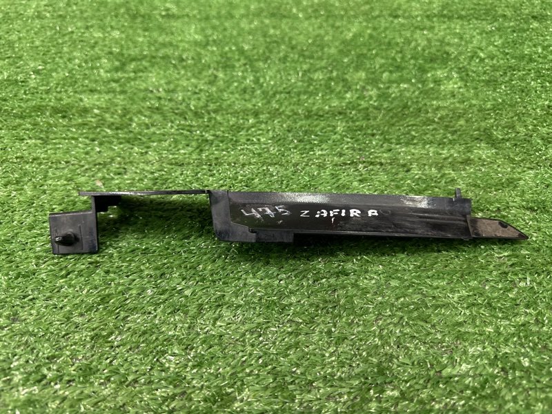 Накладка крыла Opel Zafira B