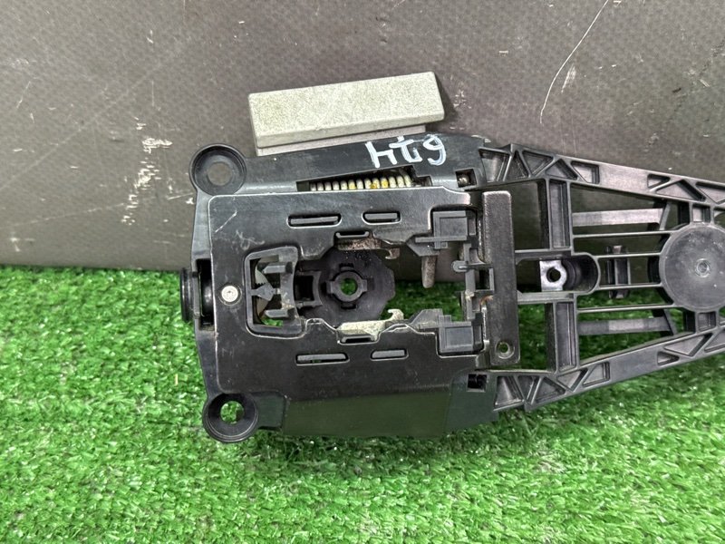 Кронштейн ручки двери Opel Astra J