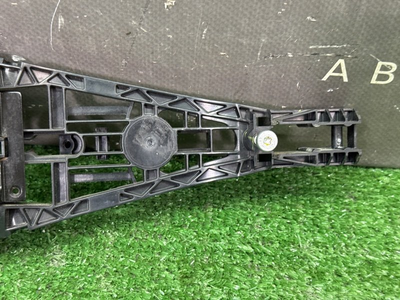 Кронштейн ручки двери Opel Astra J