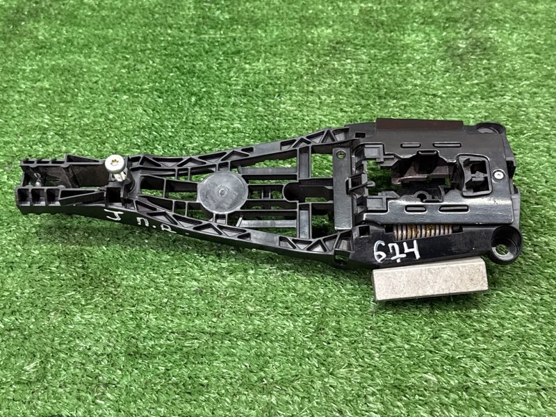 Кронштейн ручки двери Opel Astra J