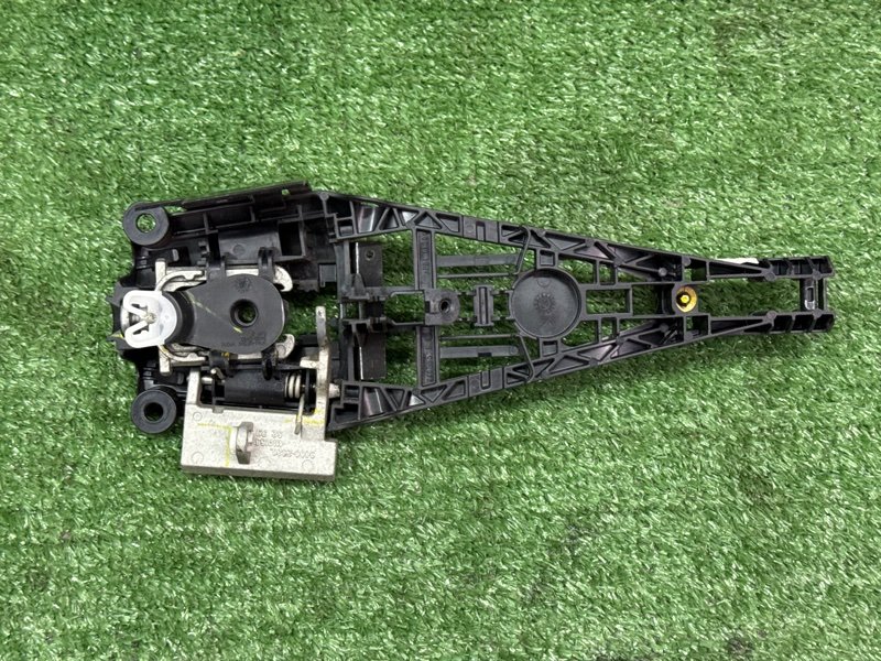 Кронштейн ручки двери Opel Astra J