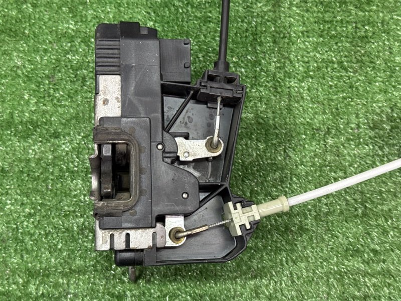 Замок двери Opel Astra G