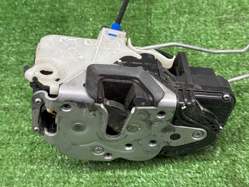 Замок двери Opel Astra J