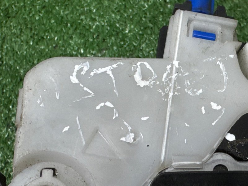 Замок двери Opel Astra J