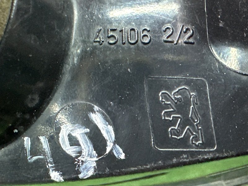 Фара противотуманная Peugeot 206