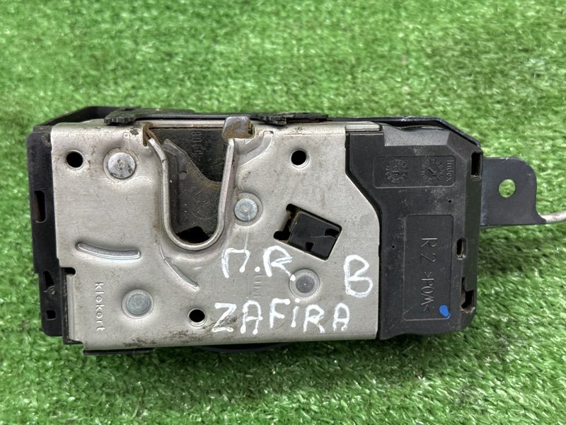 Замок двери Opel Zafira B