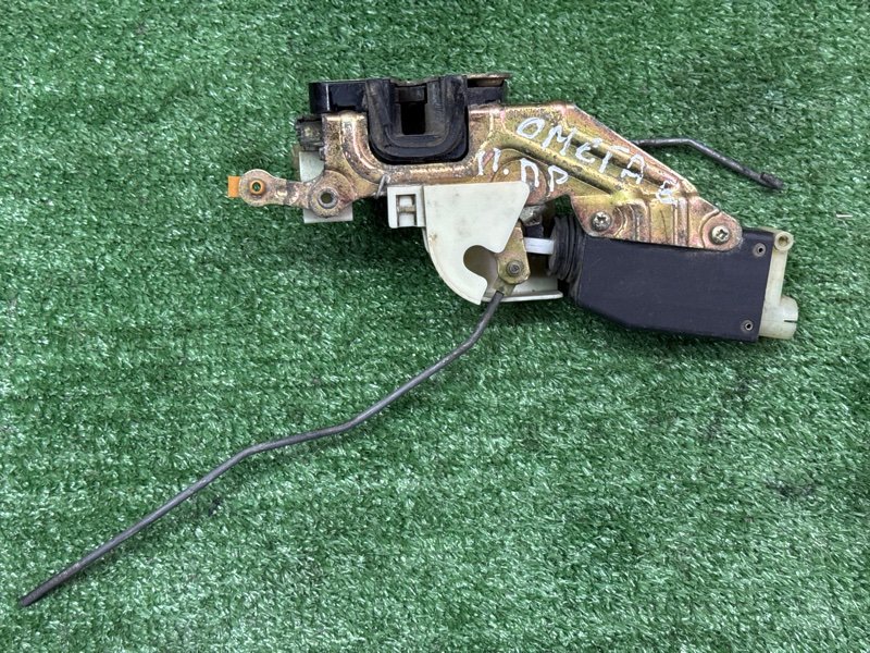 Замок двери Opel Omega