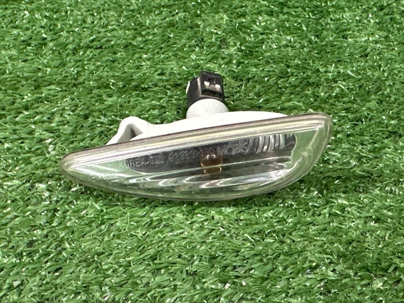 Повторитель поворота в крыло Hyundai Solaris 1