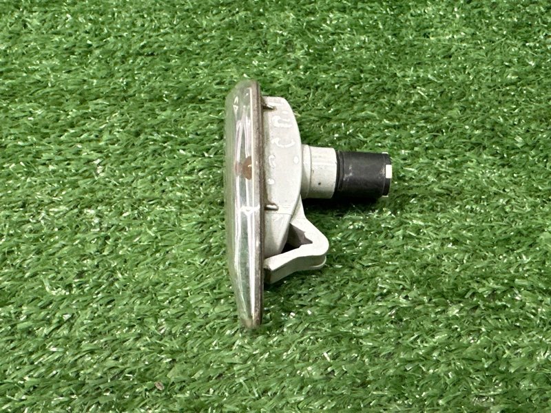 Повторитель поворота в крыло Hyundai Solaris 1