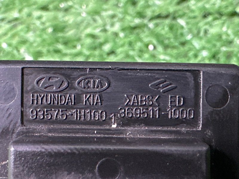 Кнопка стеклоподъемника Kia Ceed 1