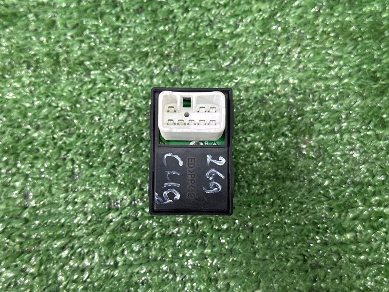 Кнопка стеклоподъемника Kia Ceed 1