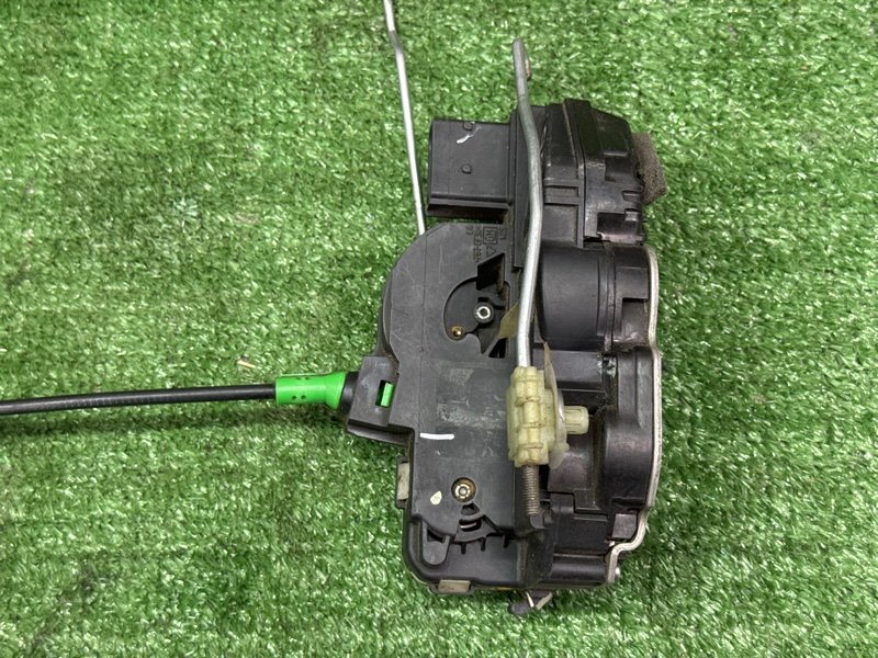 Замок двери Opel Astra J