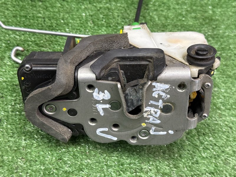 Замок двери Opel Astra J