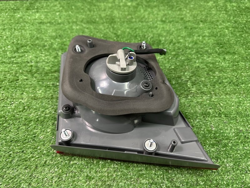 Фонарь в крышку багажника Chevrolet Cruze