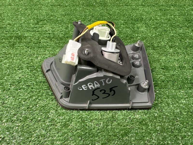 Фонарь в крышку багажника Kia Cerato 2