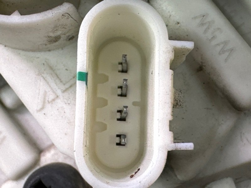 Фонарь в крыло Opel Astra J