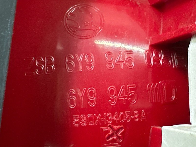 Фонарь в крыло Skoda Fabia 1