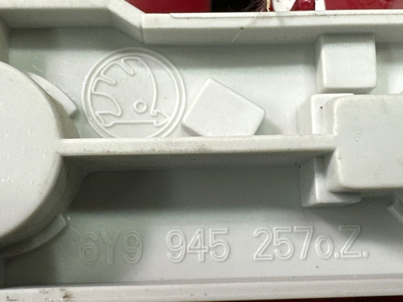 Фонарь в крыло Skoda Fabia 1