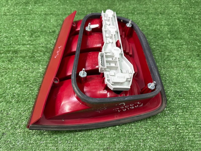 Фонарь в крыло Skoda Fabia 1