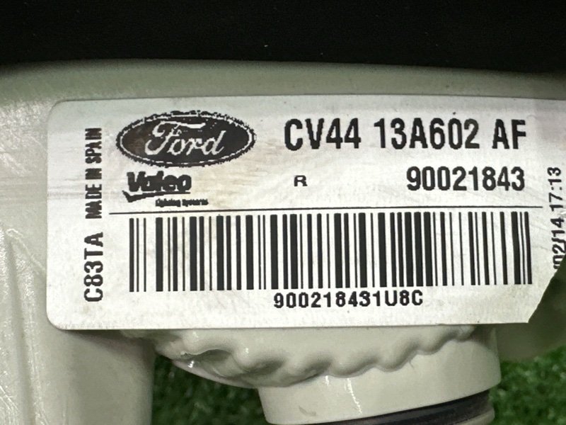 Фонарь в крышку багажника Ford Kuga