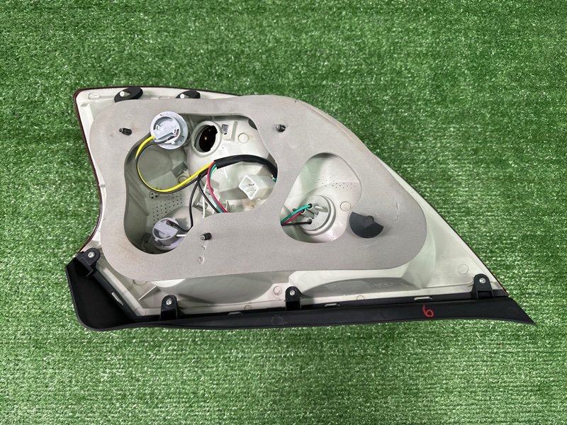 Фонарь в крышку багажника Kia Ceed 1