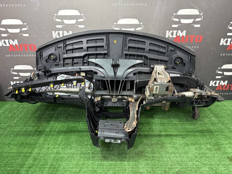 Торпедо Peugeot 207