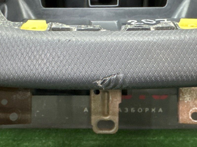 Торпедо Peugeot 207