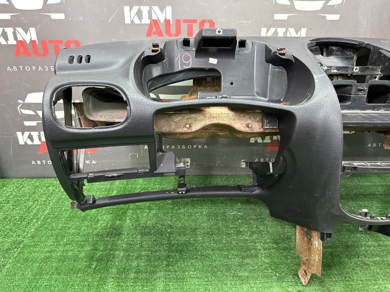 Торпедо Peugeot 206