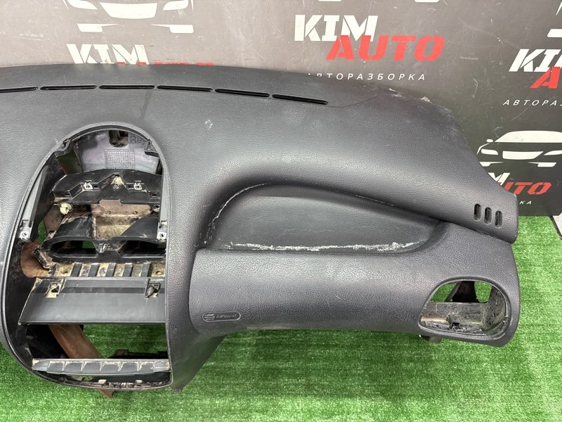 Торпедо Peugeot 206