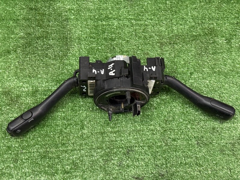 Блок подрулевых переключателей Skoda Octavia A4