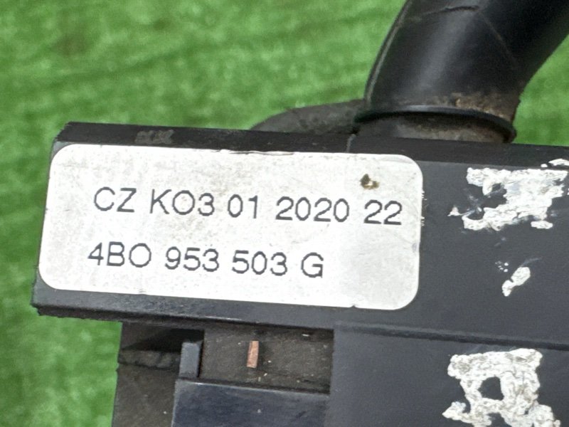 Блок подрулевых переключателей Skoda Octavia A4