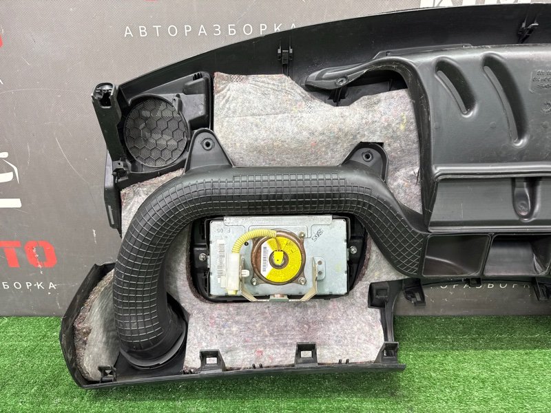 Торпедо Peugeot 107