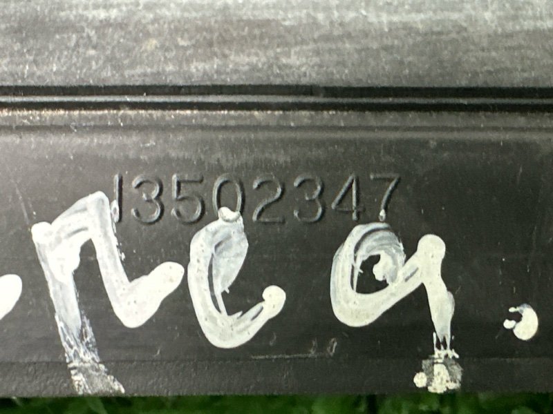 Решетка вентиляционная Opel Astra J