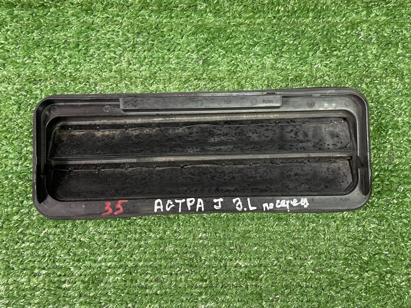 Решетка вентиляционная Opel Astra J