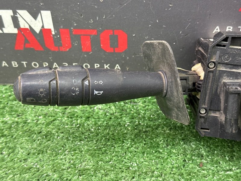 Блок подрулевых переключателей Renault Logan