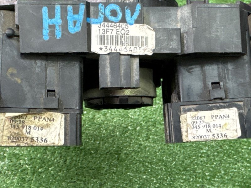 Блок подрулевых переключателей Renault Logan