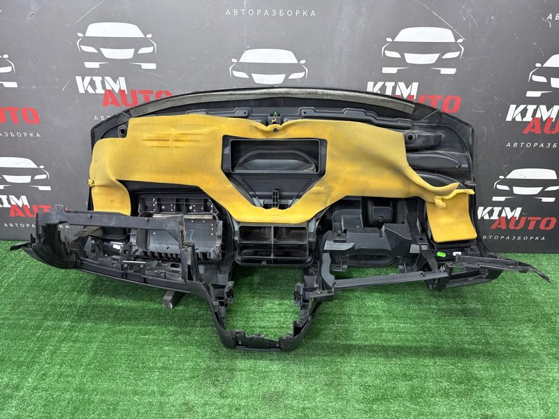 Торпедо Fiat Punto