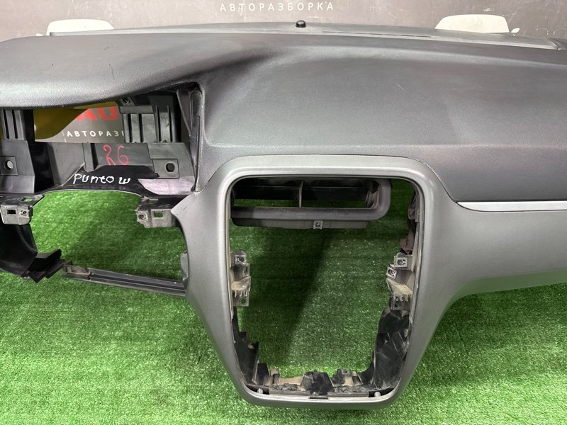 Торпедо Fiat Punto