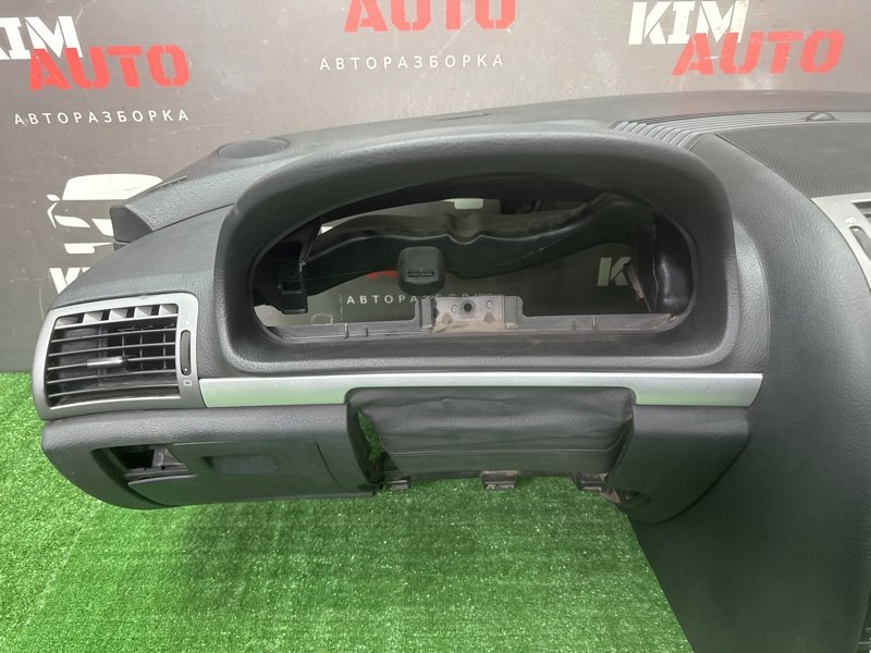 Торпедо Peugeot 407