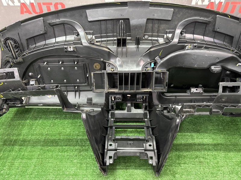 Торпедо Peugeot 407