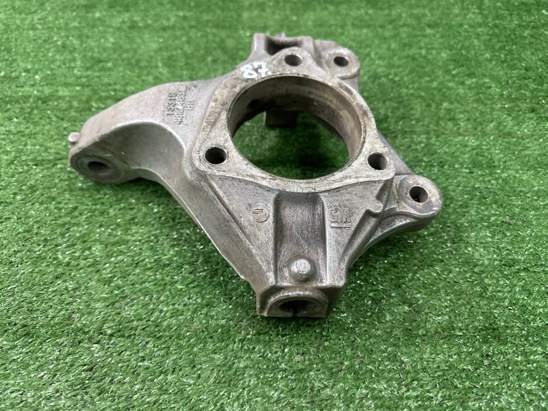 Кулак поворотный Chevrolet Cruze