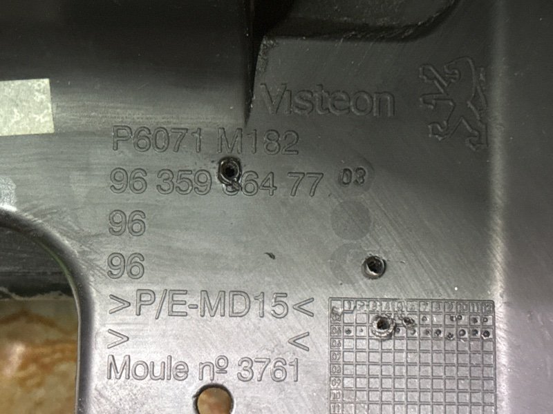 Торпедо Peugeot 206