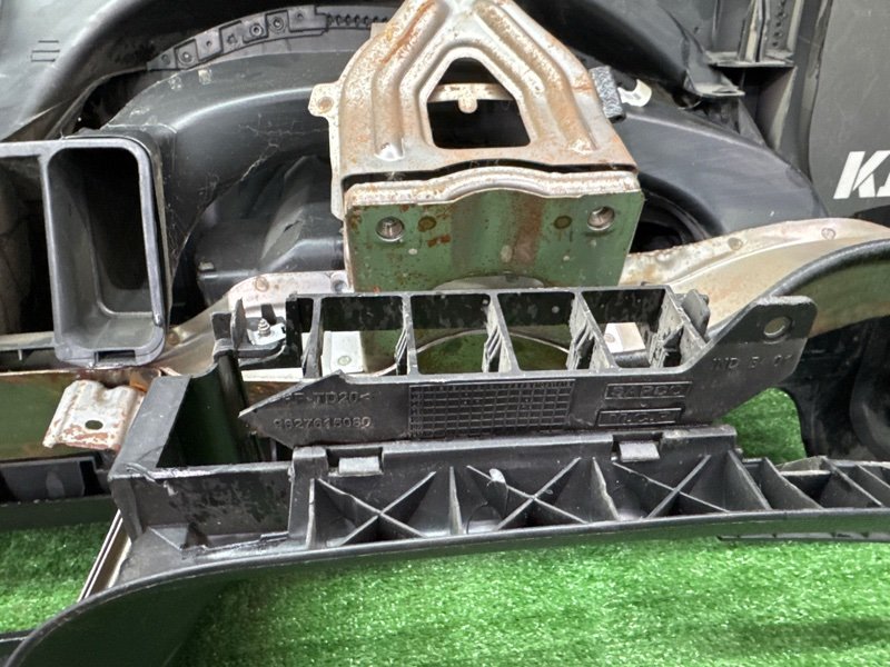 Торпедо Peugeot 206